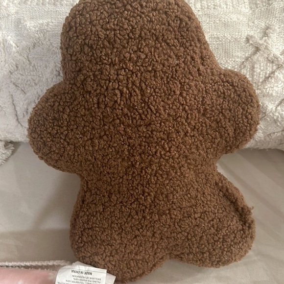 Kirkland’s Pink Gingerbread Pillow NEW 13 x 18 - Picture 3 of 3